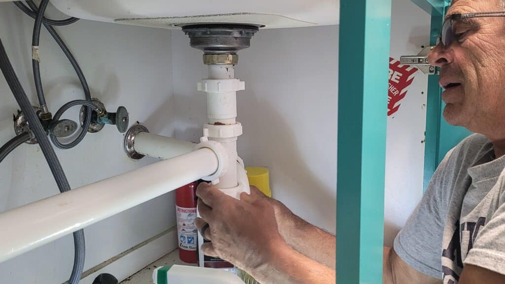 kitchen sink plumbing